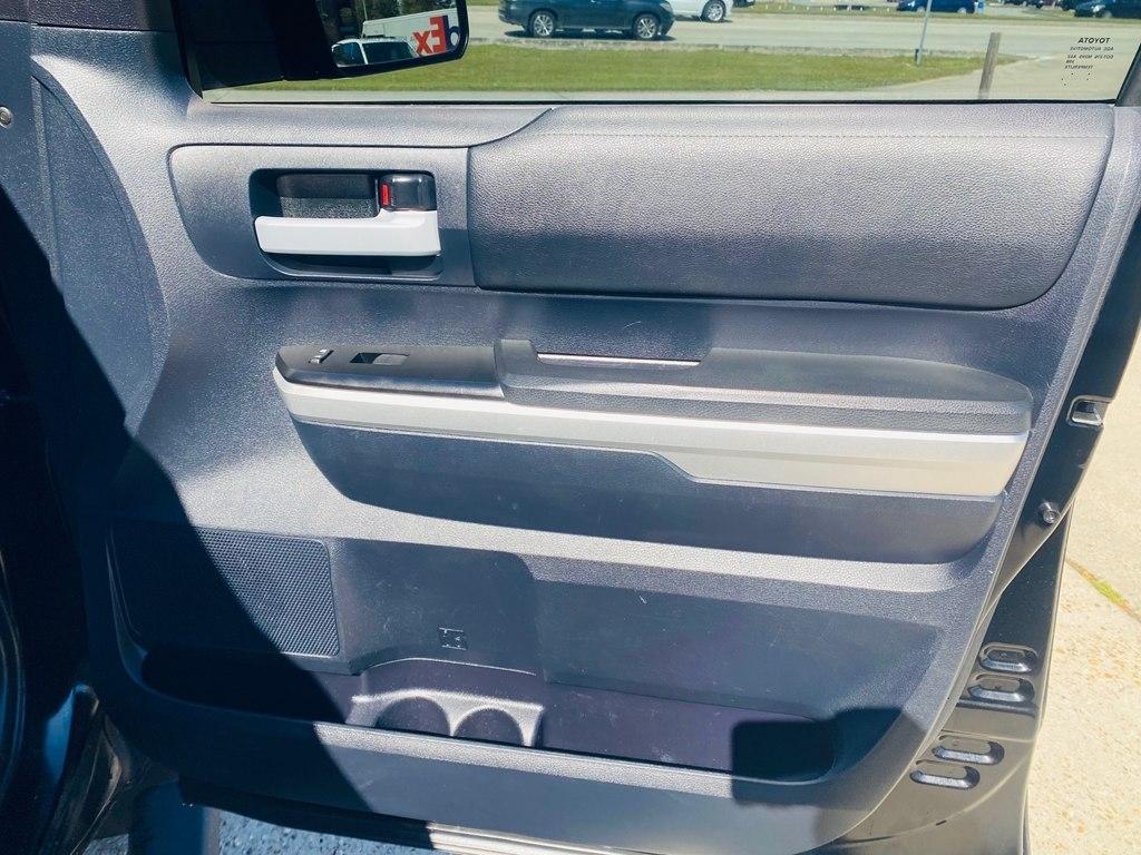 Toyota Tundra SR5 5.7L V8 FFV CrewMax 2WD 2016