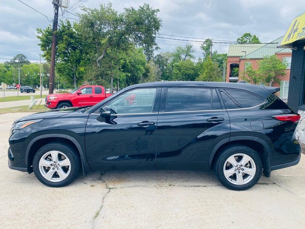 Toyota Highlander LE AWD V6 2022