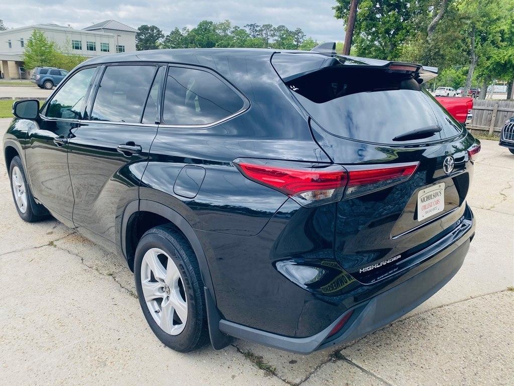 Toyota Highlander LE AWD V6 2022