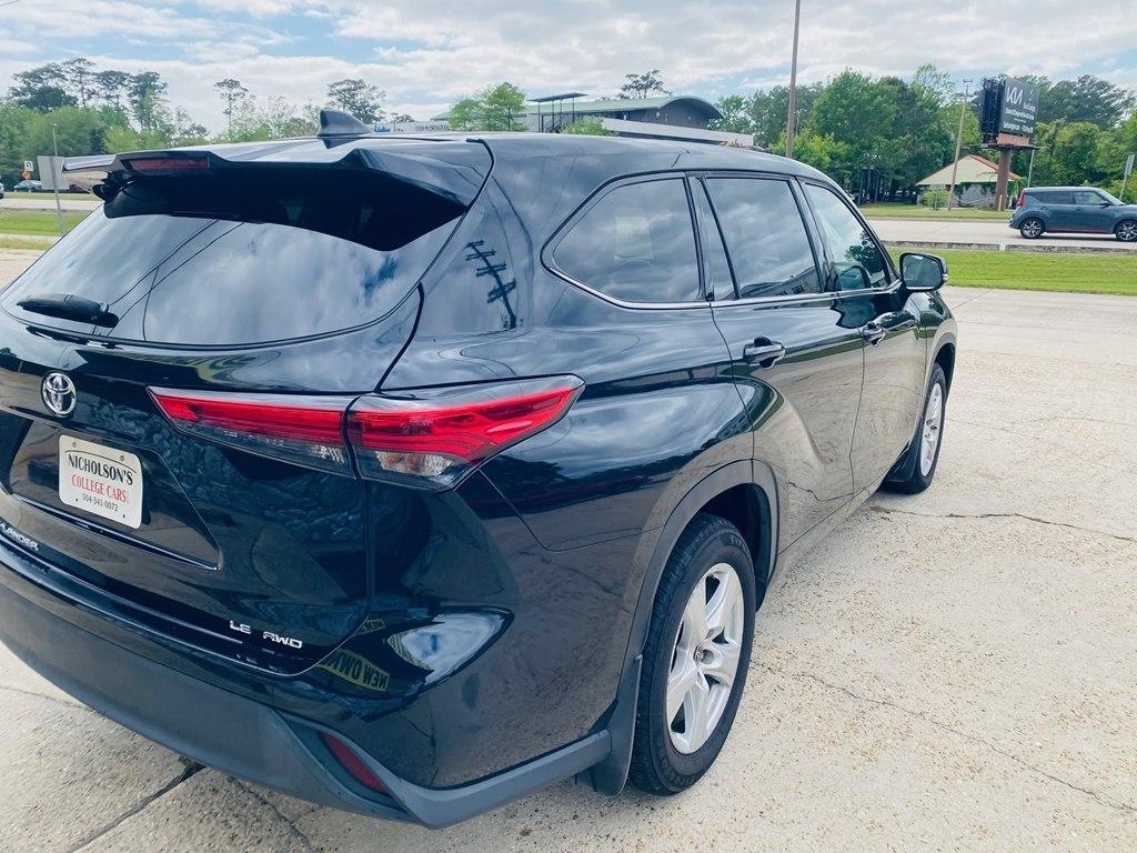 Toyota Highlander LE AWD V6 2022