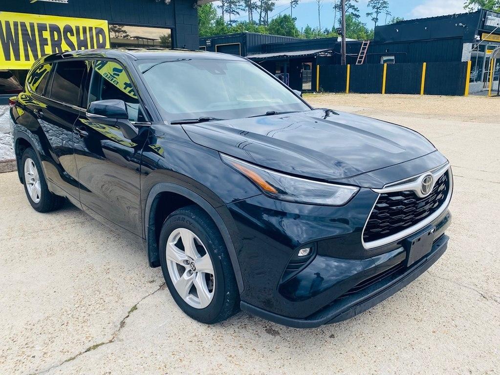 Toyota Highlander LE AWD V6 2022