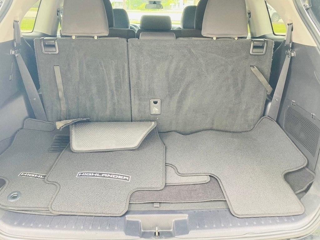 Toyota Highlander LE AWD V6 2022