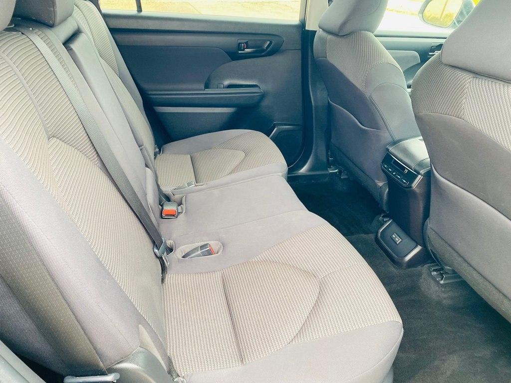 Toyota Highlander LE AWD V6 2022
