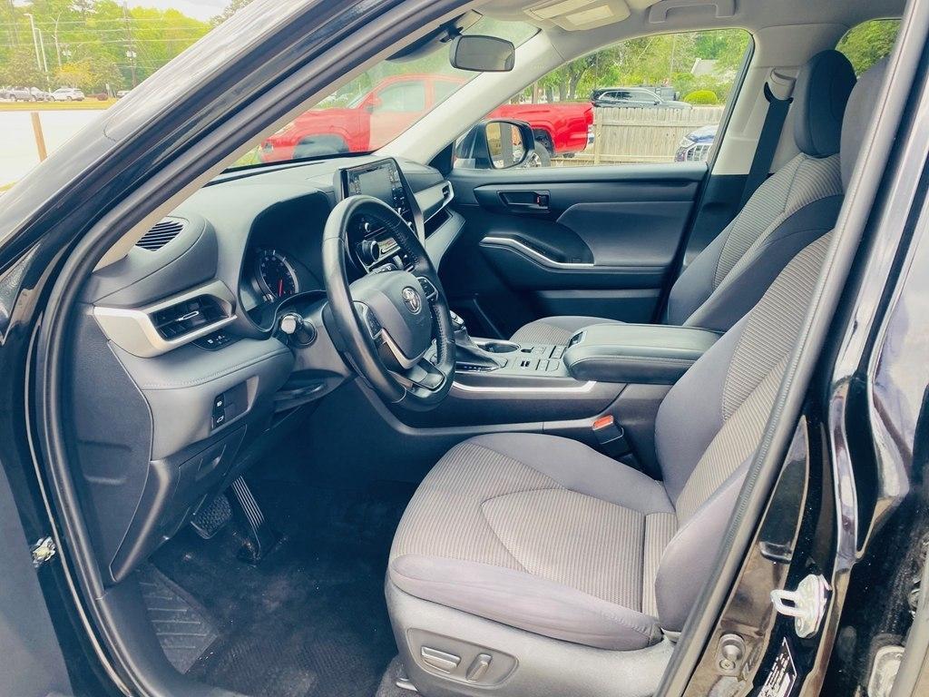 Toyota Highlander LE AWD V6 2022