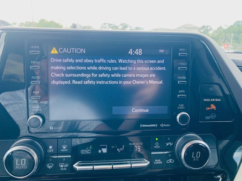 Toyota Highlander LE AWD V6 2022