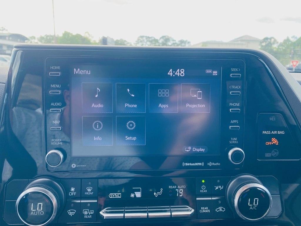 Toyota Highlander LE AWD V6 2022