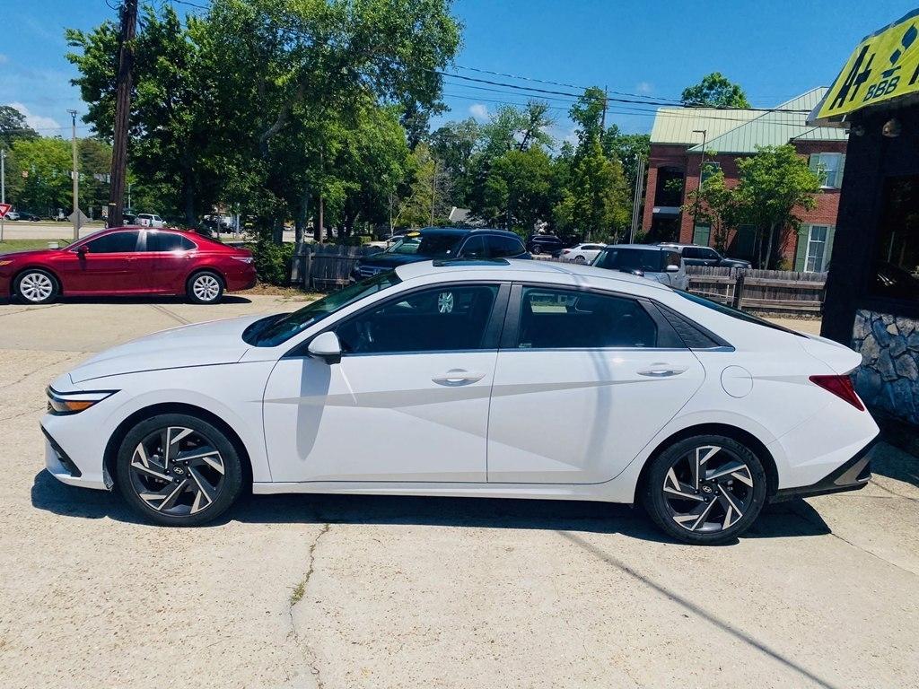Hyundai Elantra Limited 2024