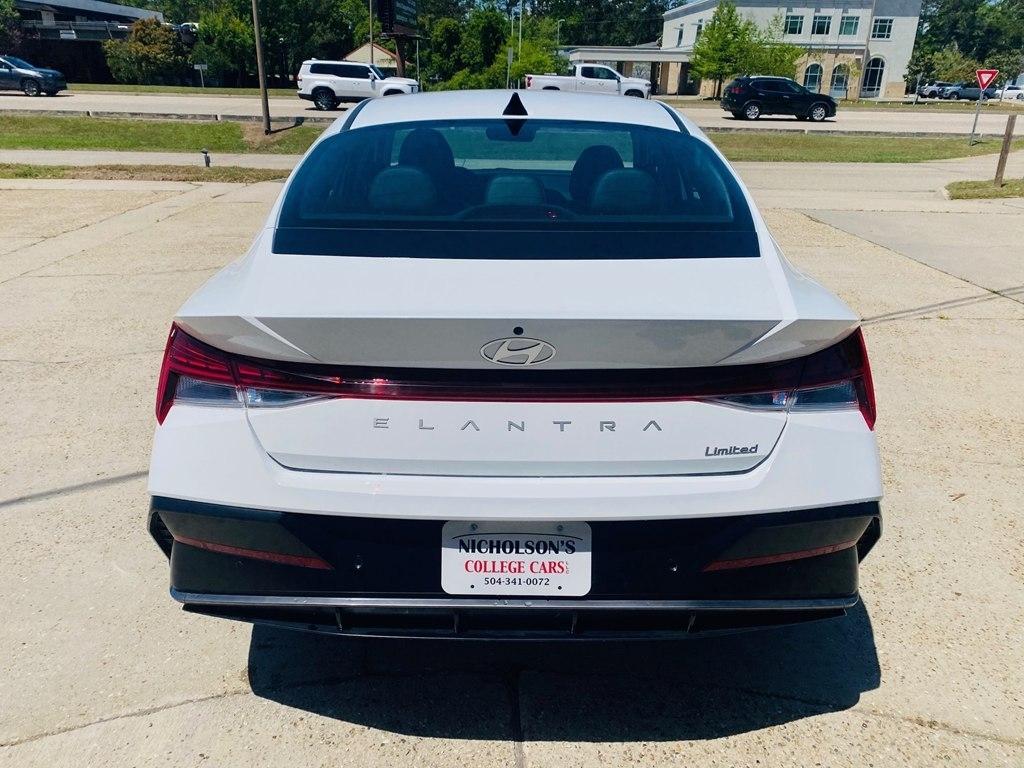 Hyundai Elantra Limited 2024