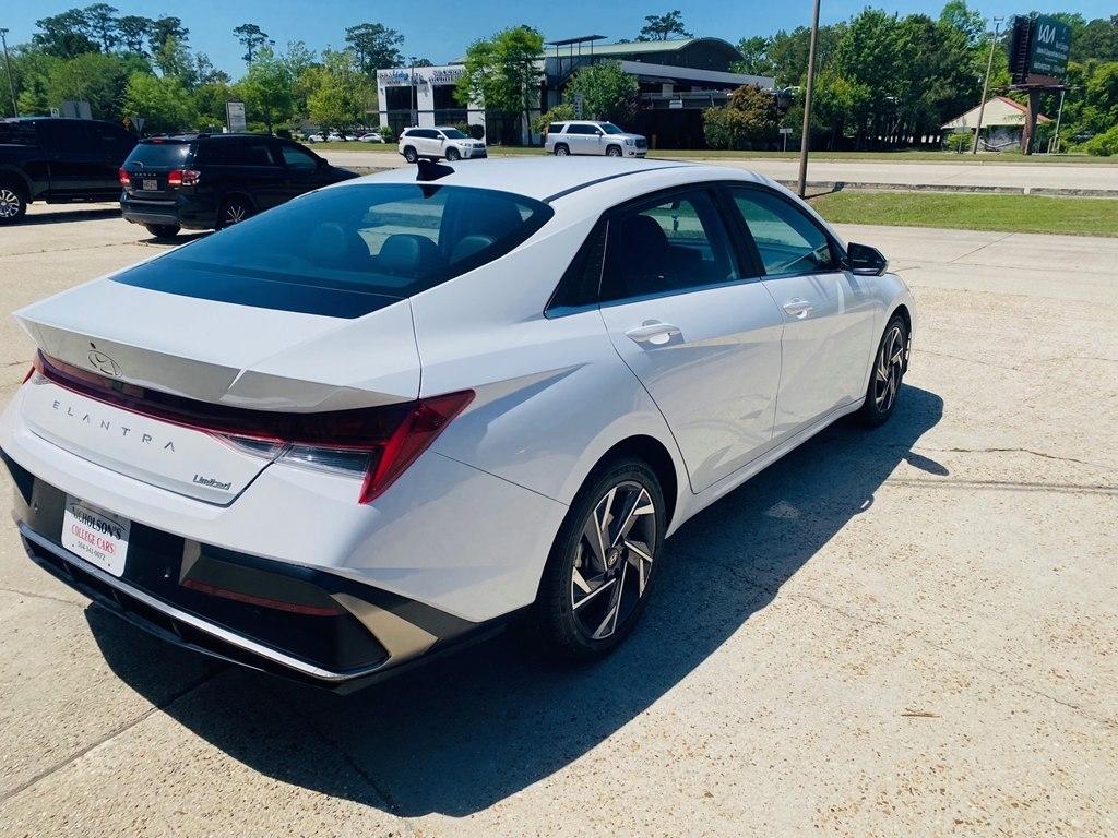 Hyundai Elantra Limited 2024