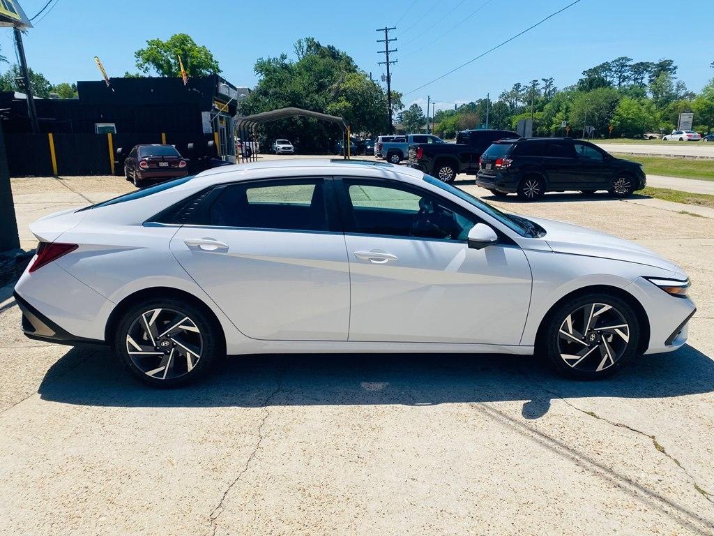 Hyundai Elantra Limited 2024