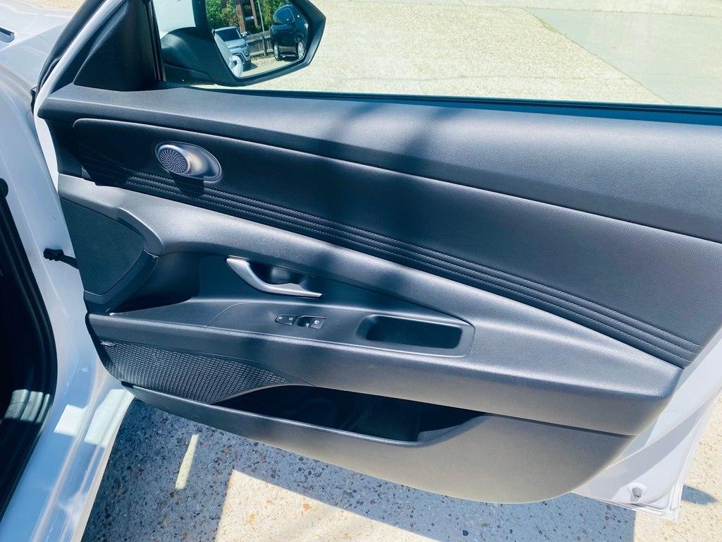 Hyundai Elantra Limited 2024