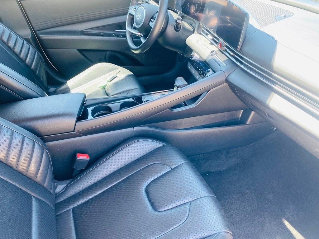 Hyundai Elantra Limited 2024