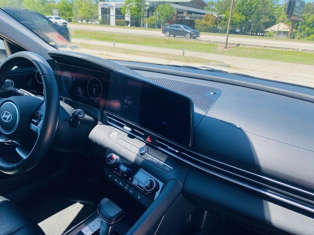 Hyundai Elantra Limited 2024