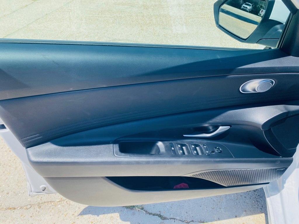 Hyundai Elantra Limited 2024