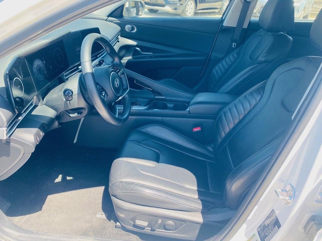 Hyundai Elantra Limited 2024