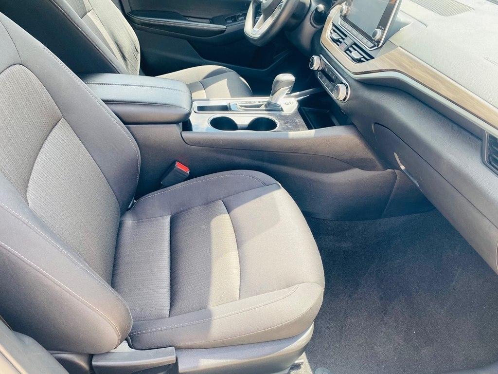 Nissan Altima 2.5 SV 2024