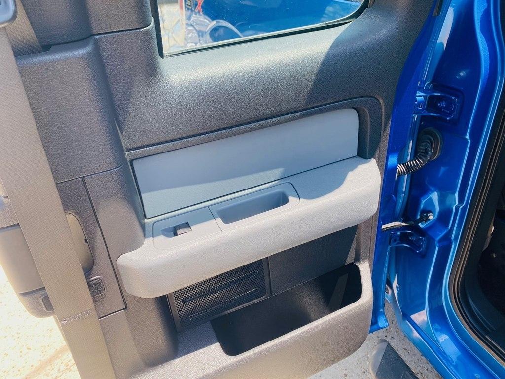 Ford F-150 XL SuperCab 8-ft. Bed 2WD 2014