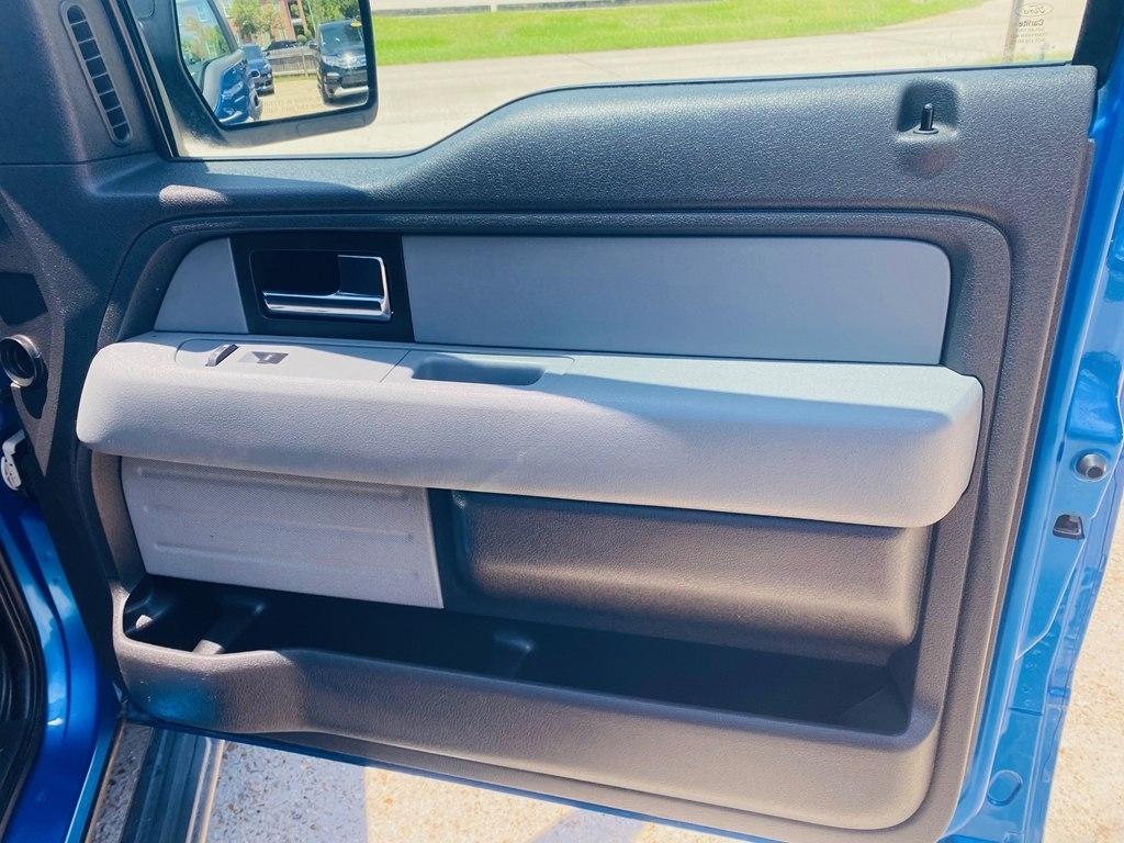 Ford F-150 XL SuperCab 8-ft. Bed 2WD 2014