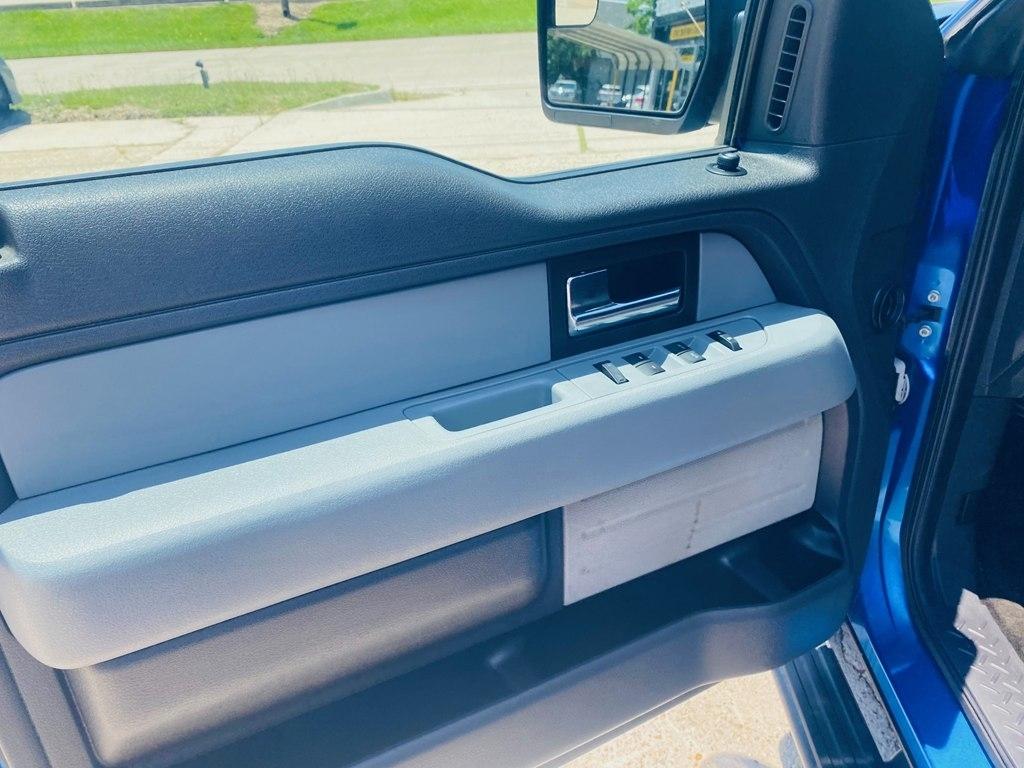 Ford F-150 XL SuperCab 8-ft. Bed 2WD 2014
