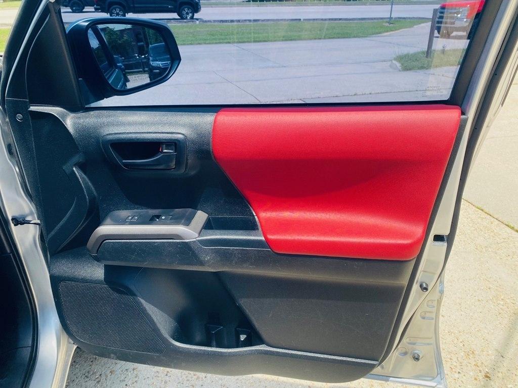 Toyota Tacoma SR5 Double Cab I4 2WD 2022