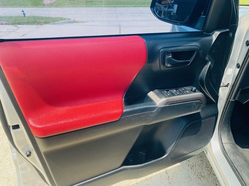 Toyota Tacoma SR5 Double Cab I4 2WD 2022
