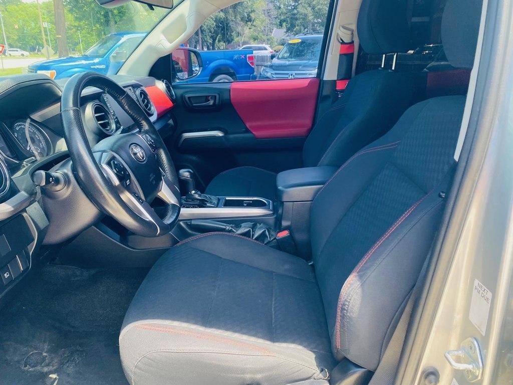 Toyota Tacoma SR5 Double Cab I4 2WD 2022