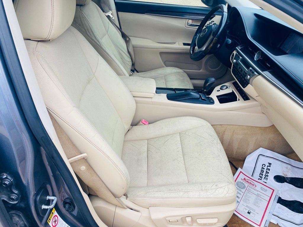 Lexus ES 350 Sedan 2013