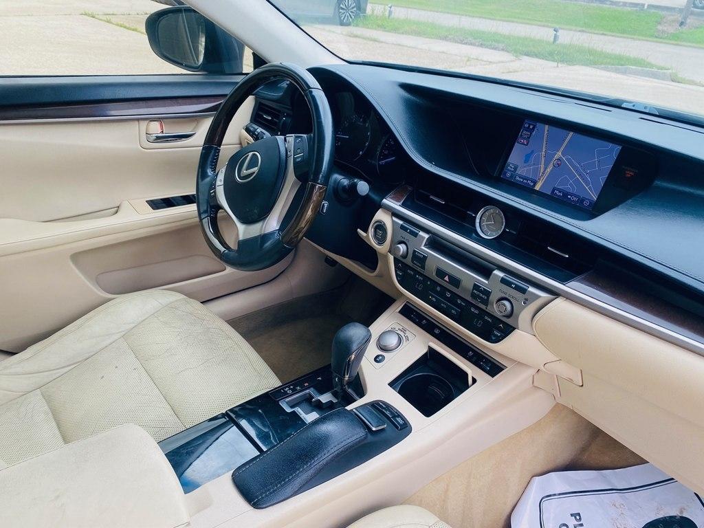 Lexus ES 350 Sedan 2013