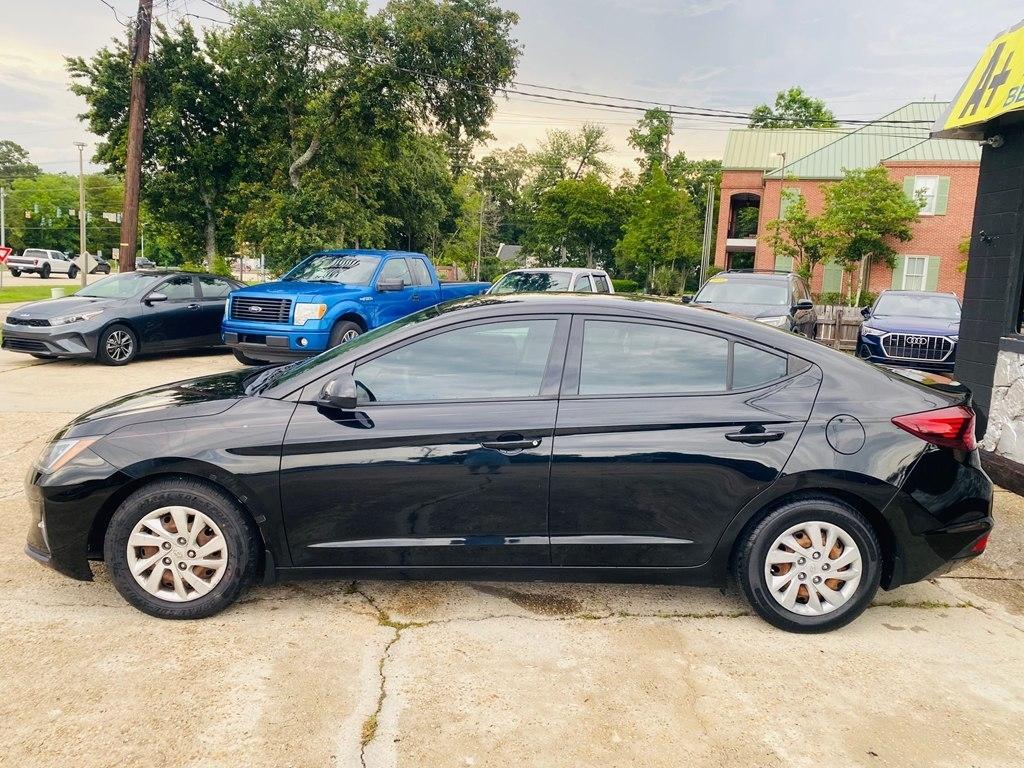 Hyundai Elantra SE 6M 2020