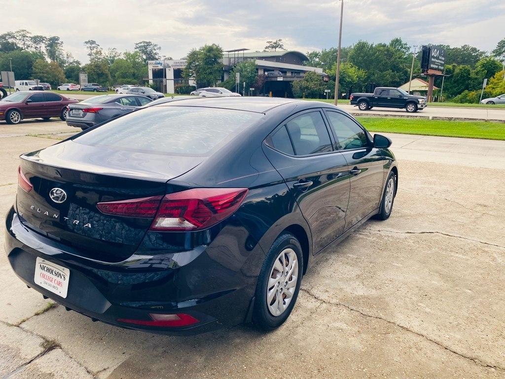 Hyundai Elantra SE 6M 2020