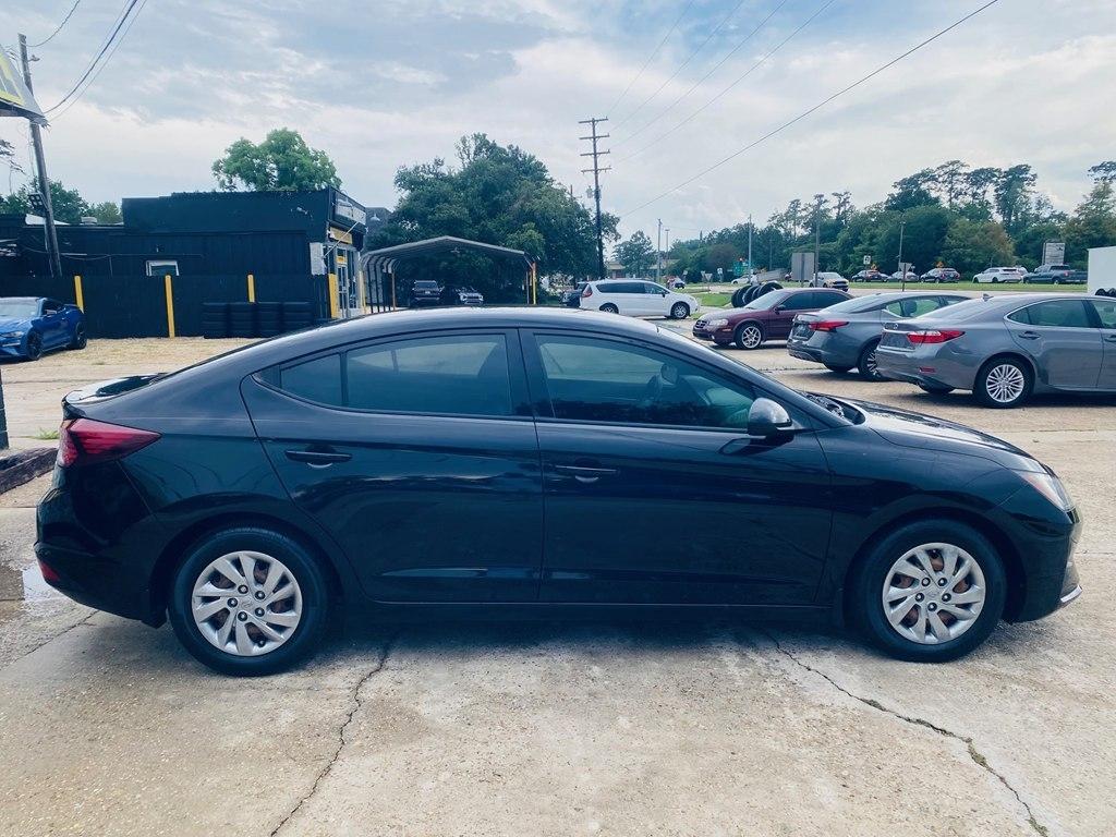 Hyundai Elantra SE 6M 2020
