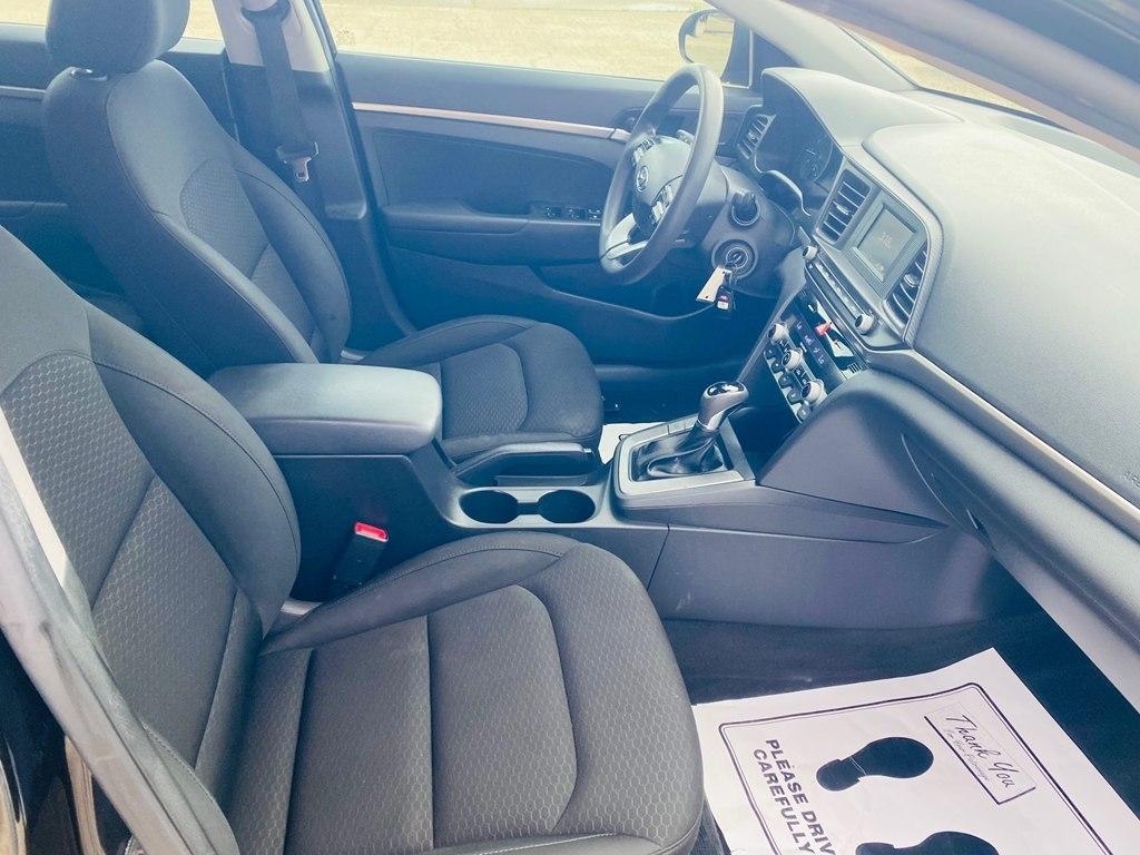 Hyundai Elantra SE 6M 2020