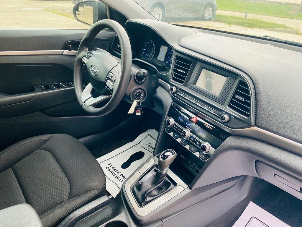Hyundai Elantra SE 6M 2020