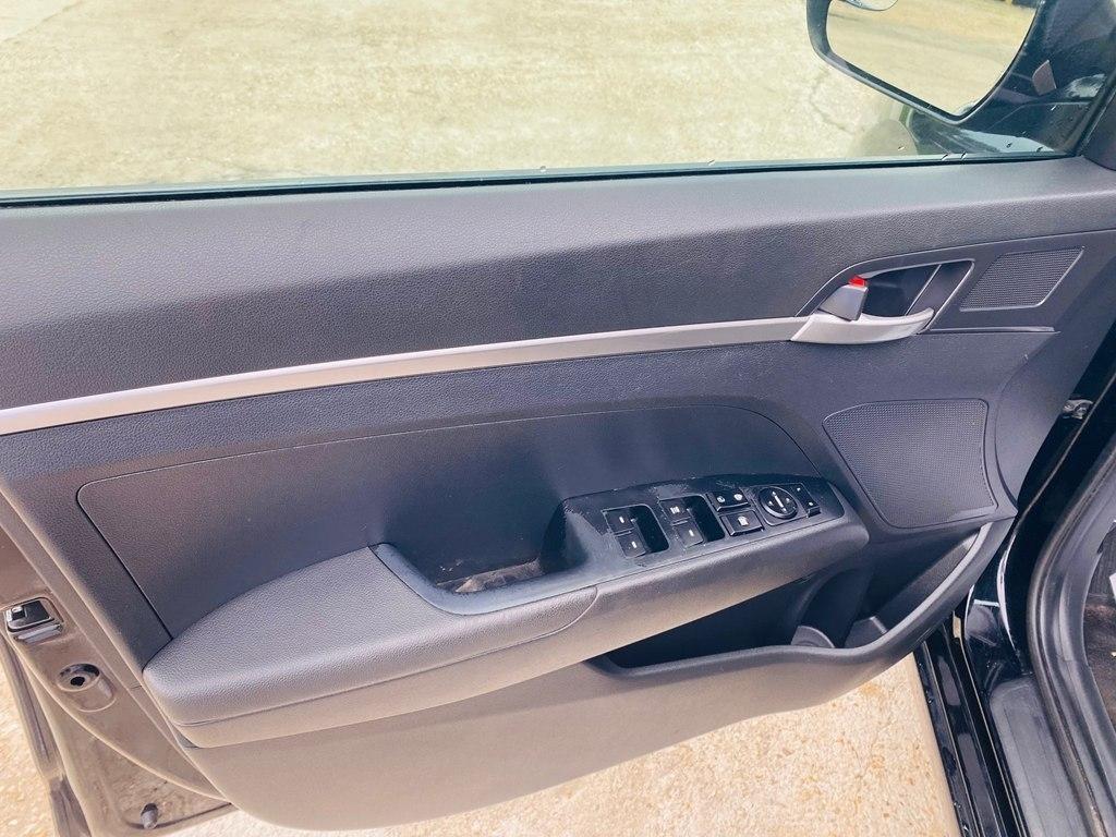 Hyundai Elantra SE 6M 2020