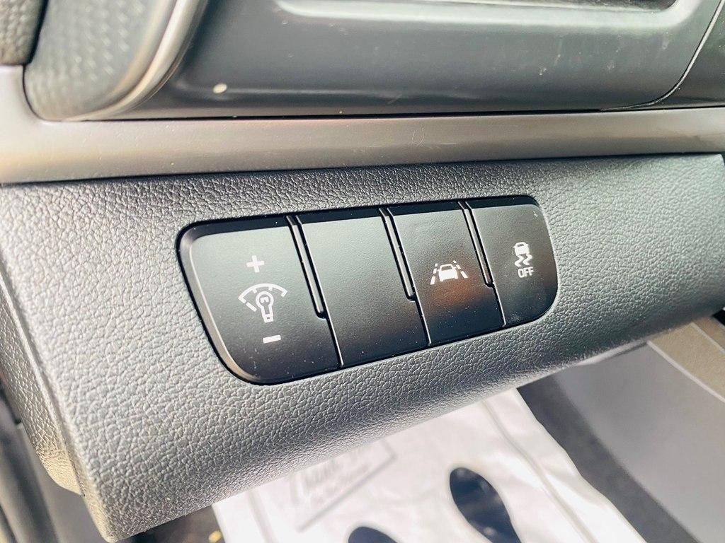 Hyundai Elantra SE 6M 2020