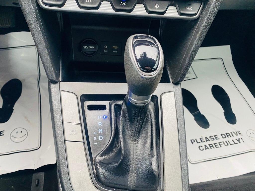 Hyundai Elantra SE 6M 2020