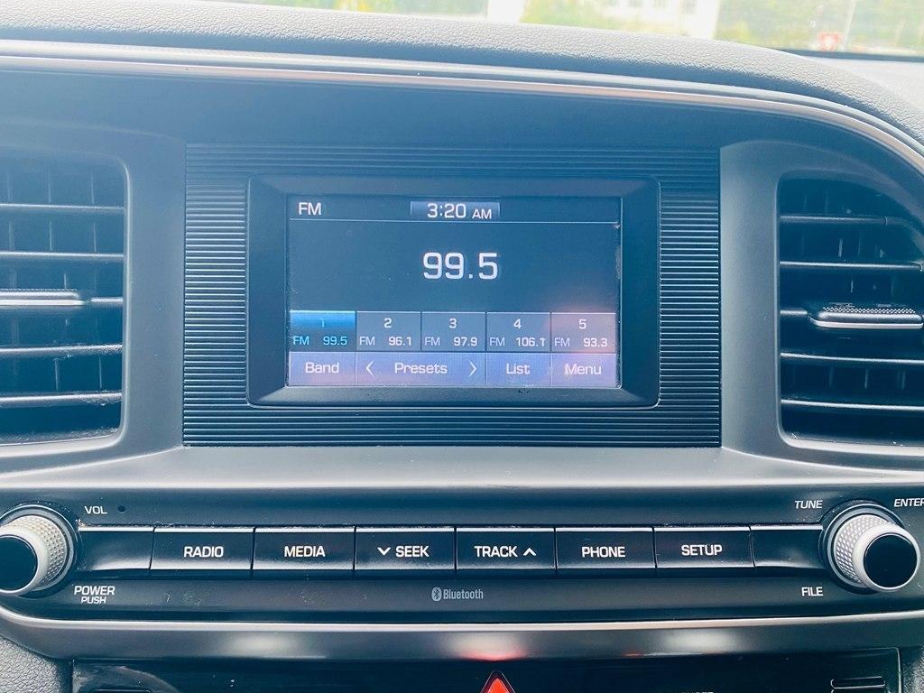 Hyundai Elantra SE 6M 2020