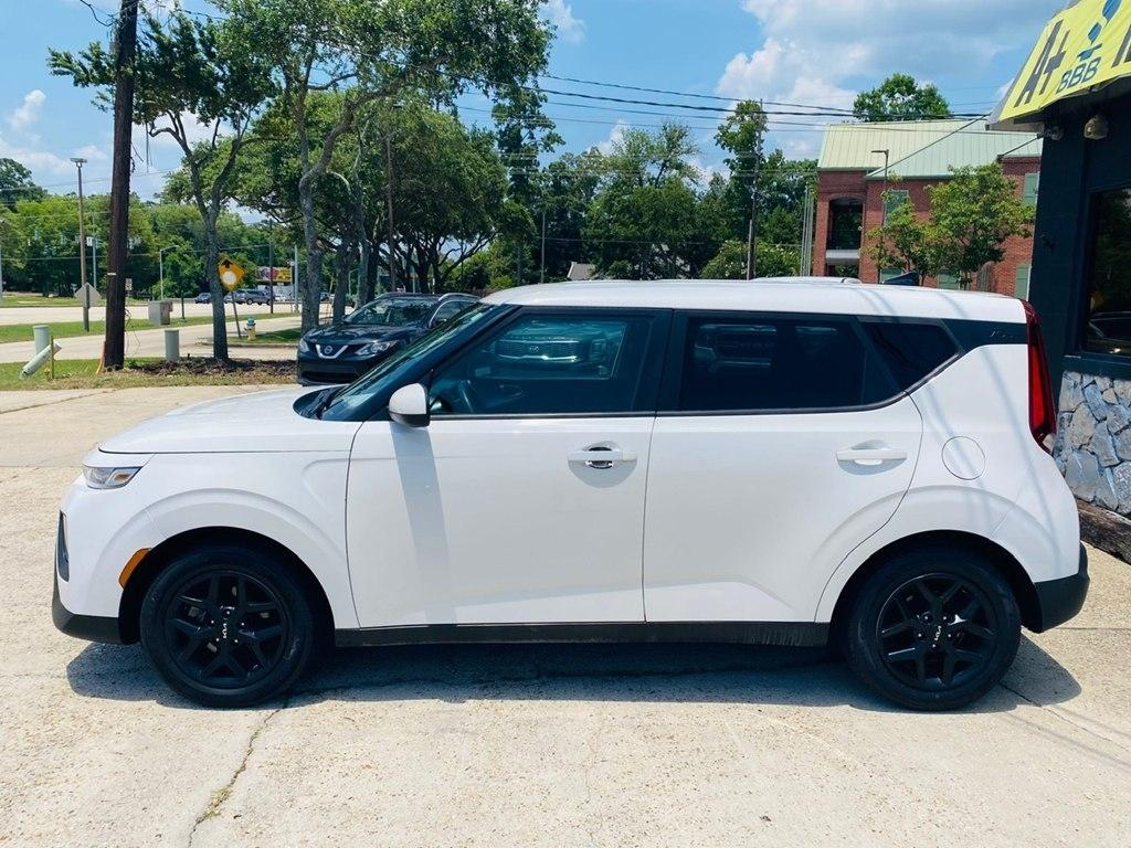 Kia Soul LX CVT 2021