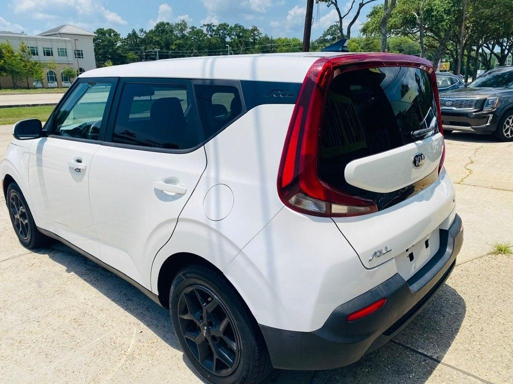 Kia Soul LX CVT 2021