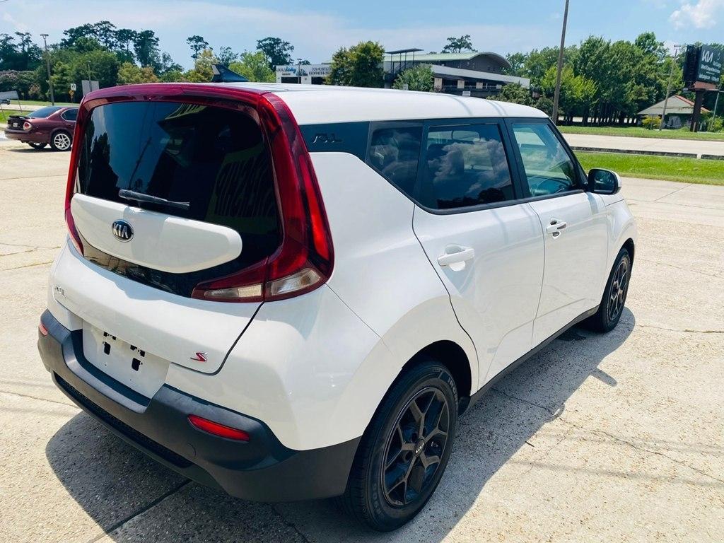Kia Soul LX CVT 2021