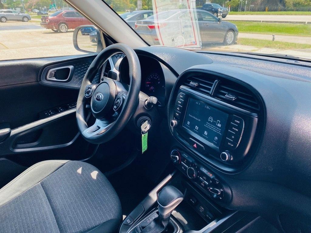 Kia Soul LX CVT 2021