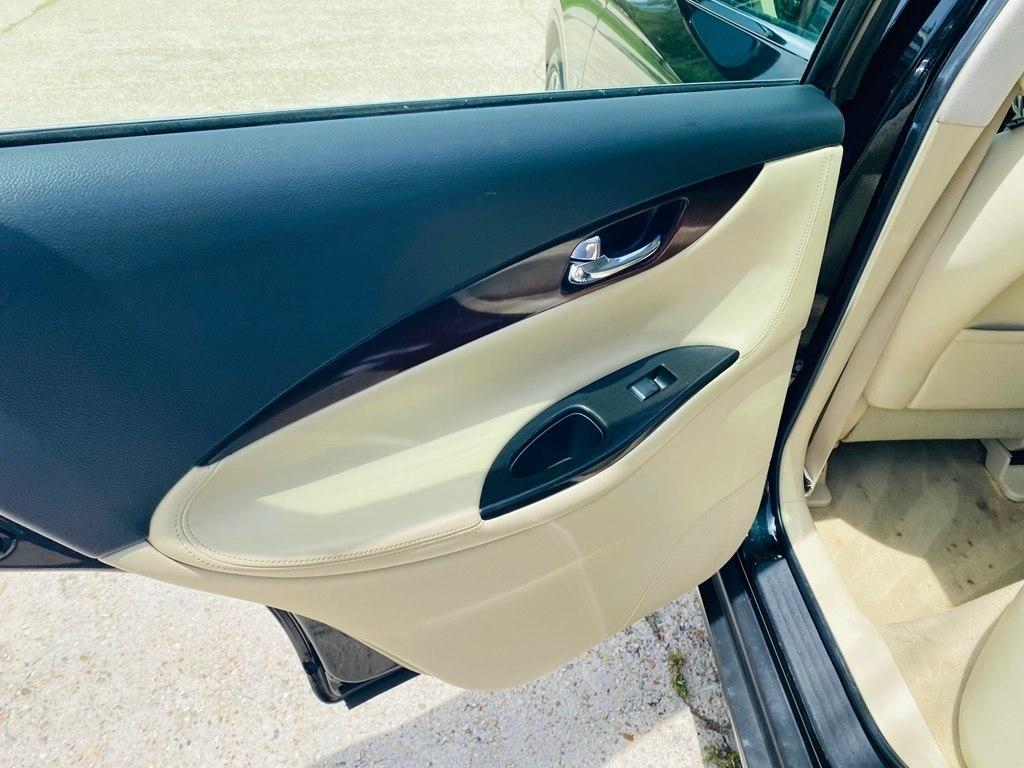 Infiniti QX50 Base RWD 2017