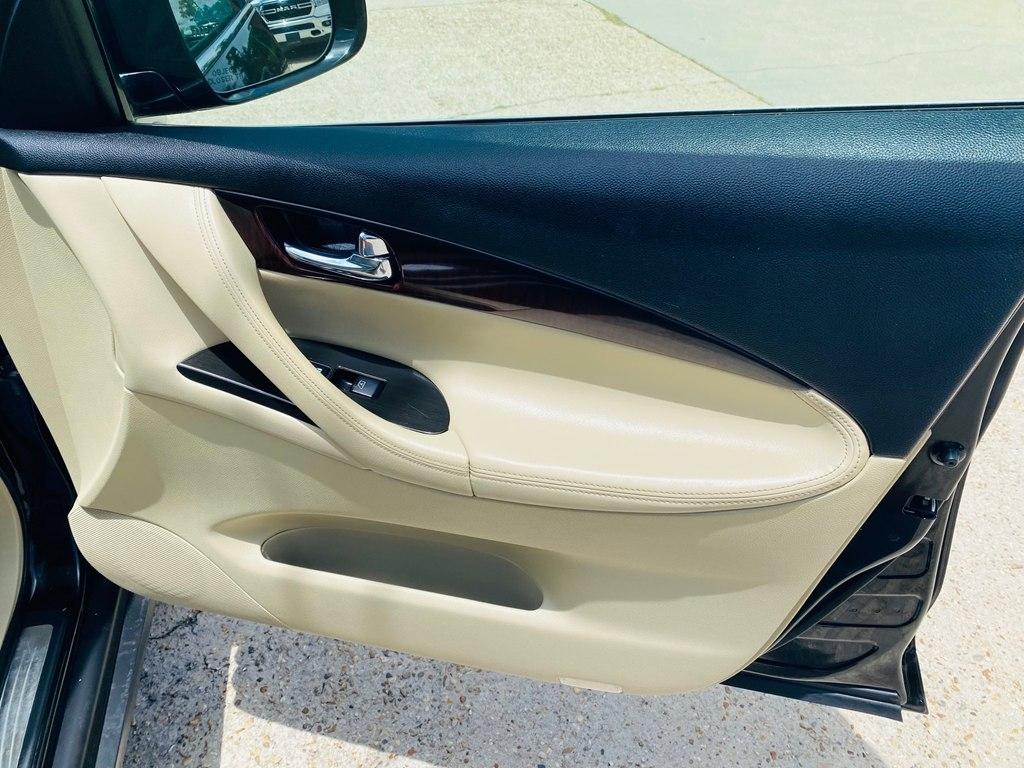 Infiniti QX50 Base RWD 2017