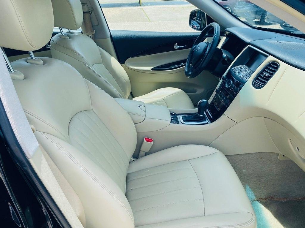 Infiniti QX50 Base RWD 2017