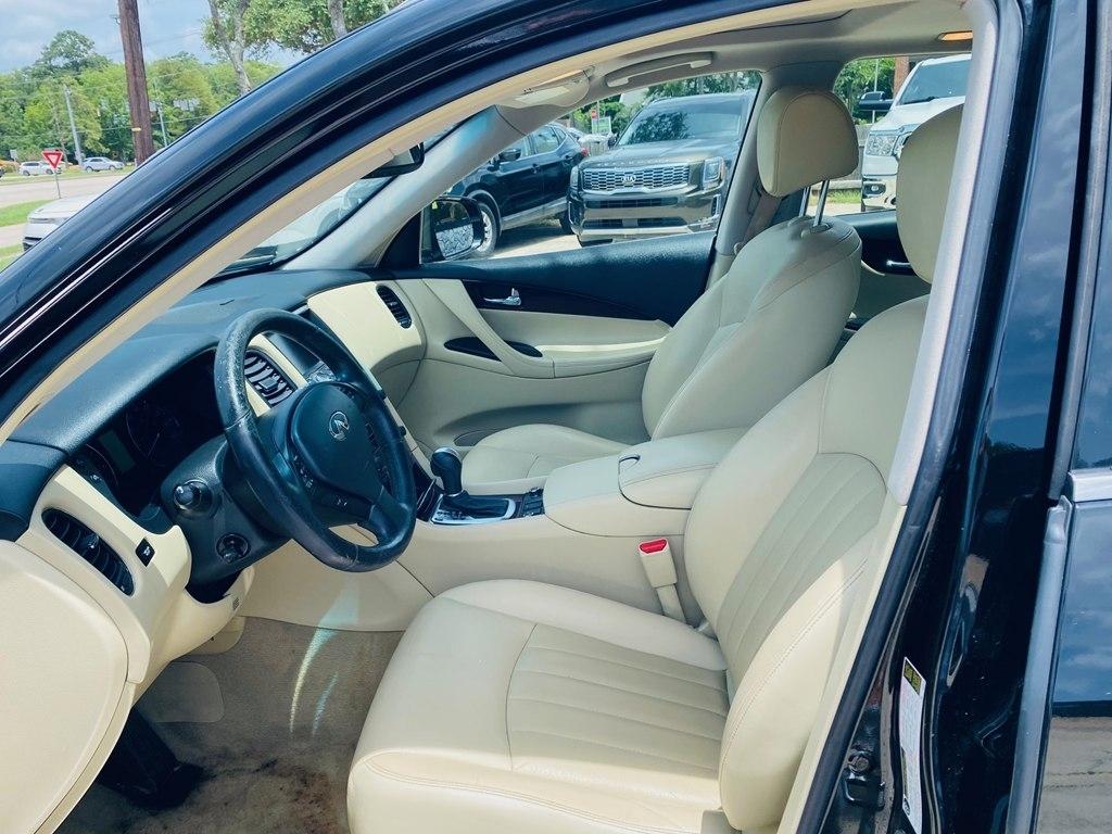Infiniti QX50 Base RWD 2017
