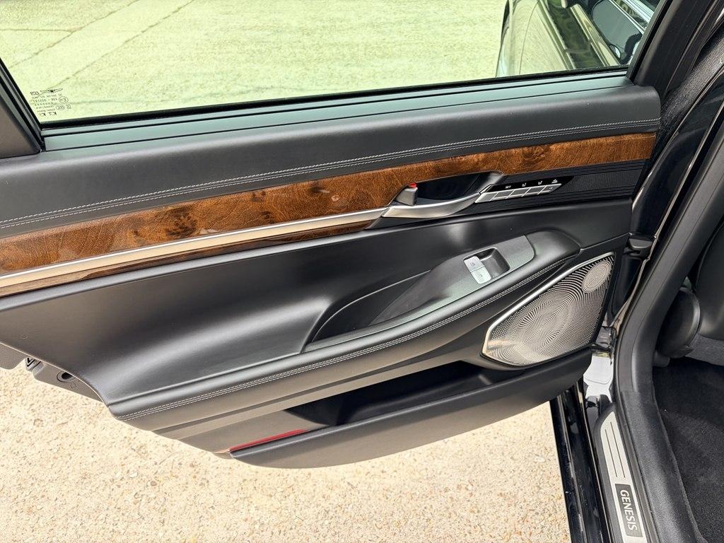 Genesis G90 Ultimate 2017