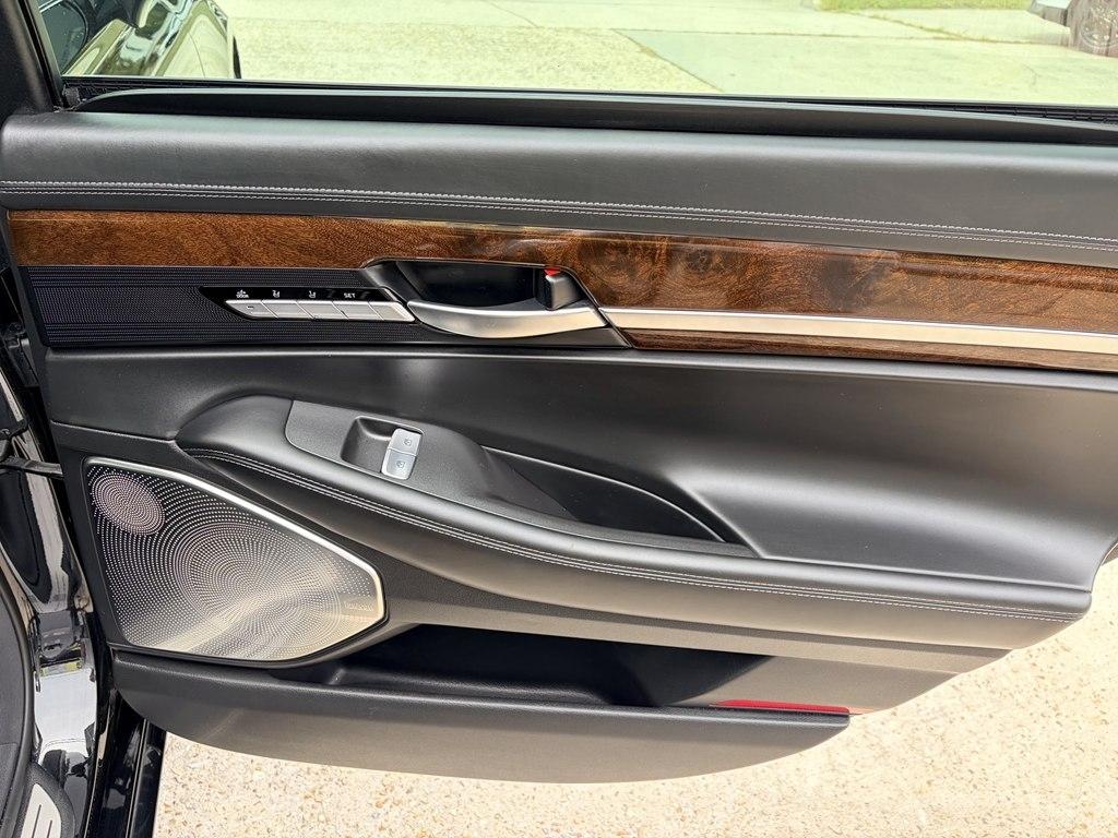 Genesis G90 Ultimate 2017