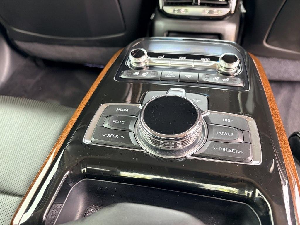 Genesis G90 Ultimate 2017