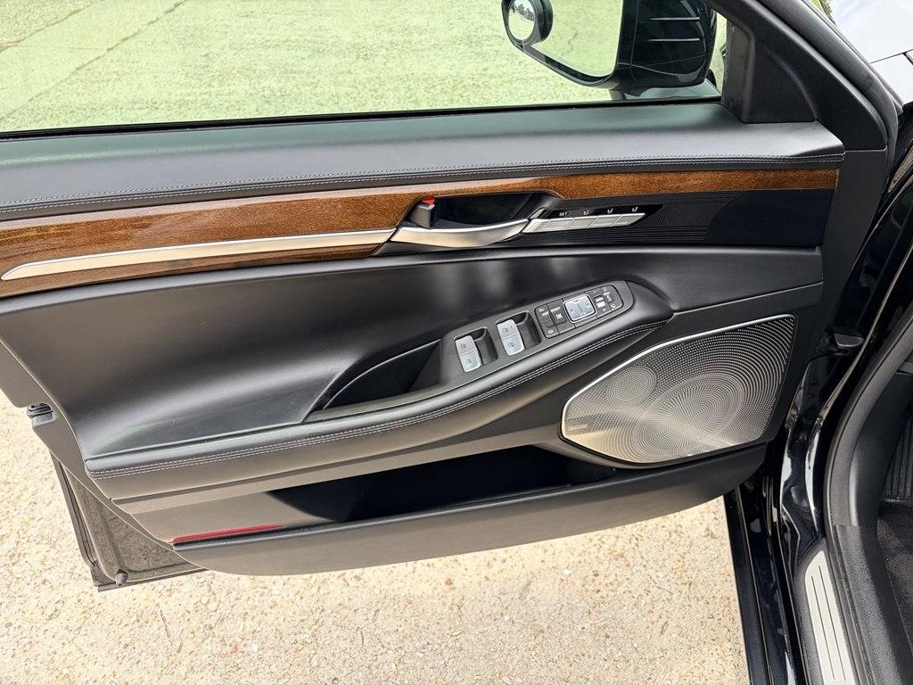 Genesis G90 Ultimate 2017
