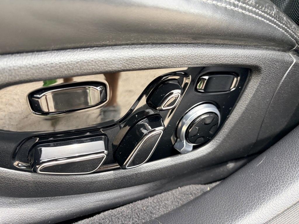 Genesis G90 Ultimate 2017